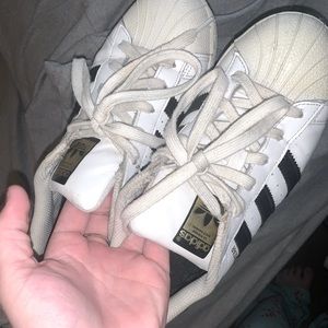 Adidas superstars